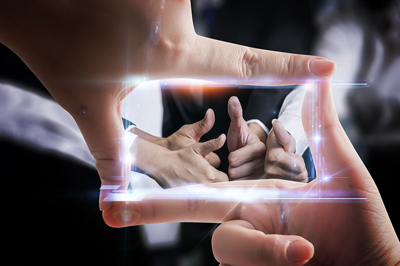 5da565d723be4.jpg 團(tuán)隊(duì).jpg